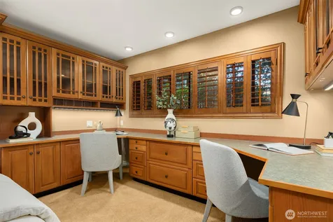 6436 Lake Washington Boulevard NE Kirkland WA 98033