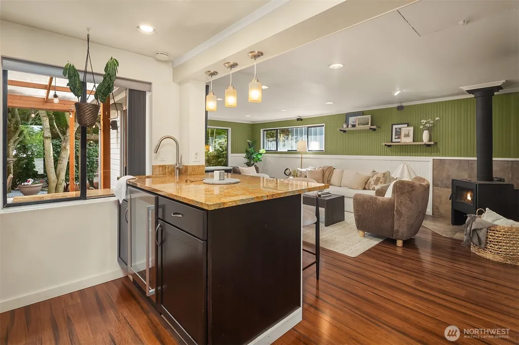4900 238th Place SW Mountlake Terrace WA 98043