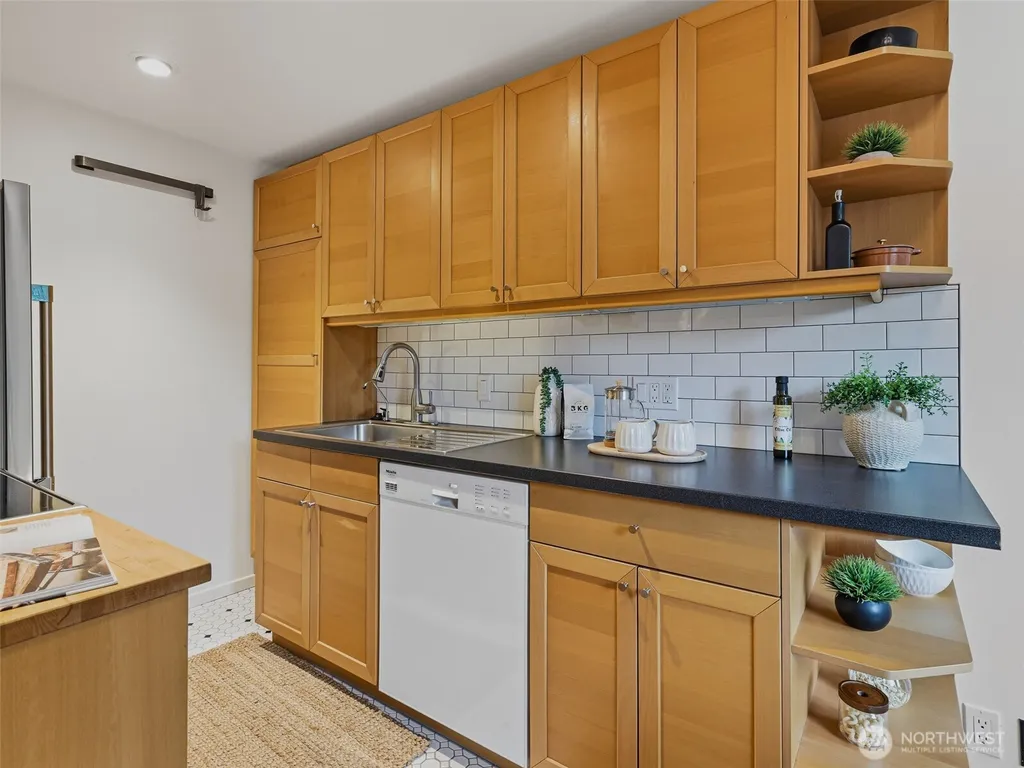8701 35th Avenue NE Seattle WA 98115