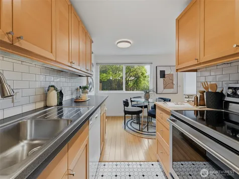 8701 35th Avenue NE Seattle WA 98115