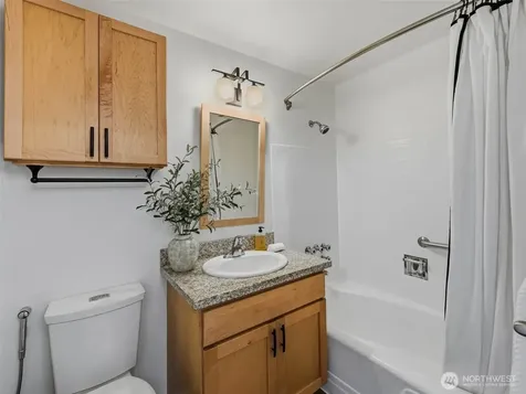 8701 35th Avenue NE Seattle WA 98115