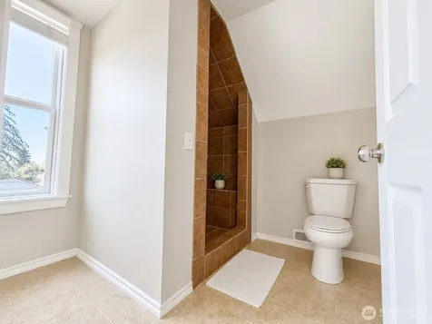 2611 S 135th Street Seatac WA 98168