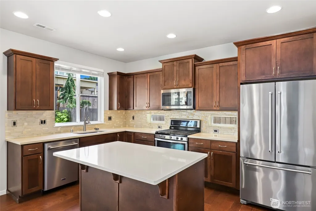 24520 96th Avenue S Kent WA 98030