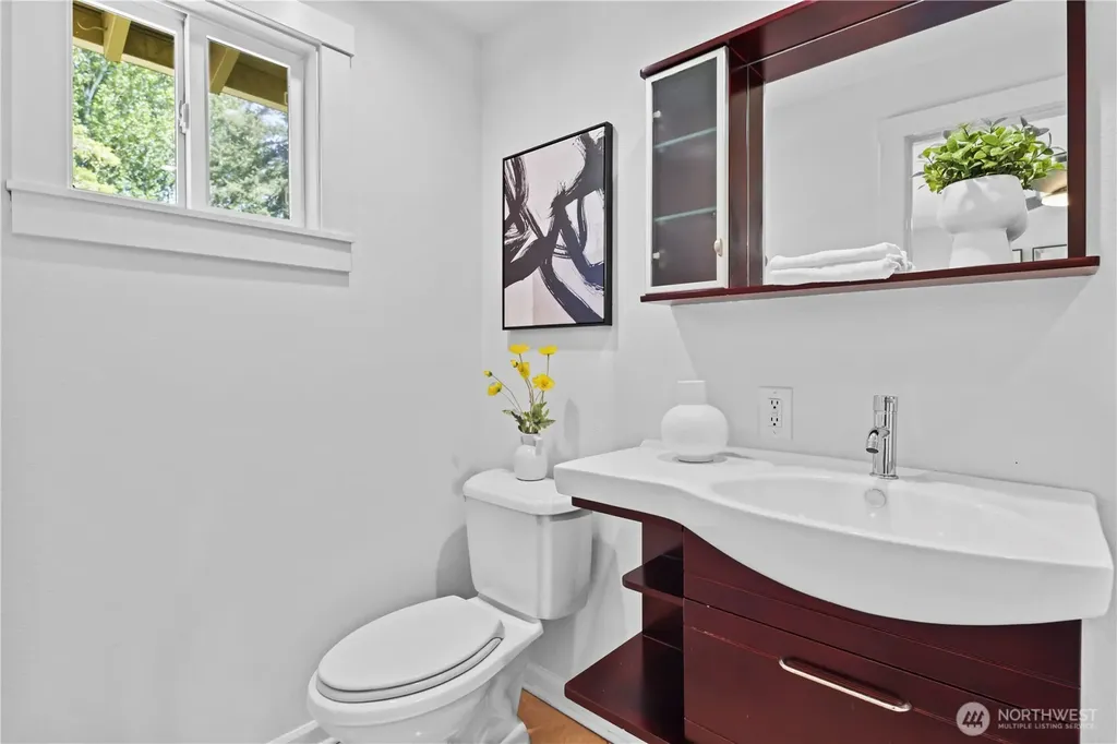 14556 75th Avenue NE Kenmore WA 98028