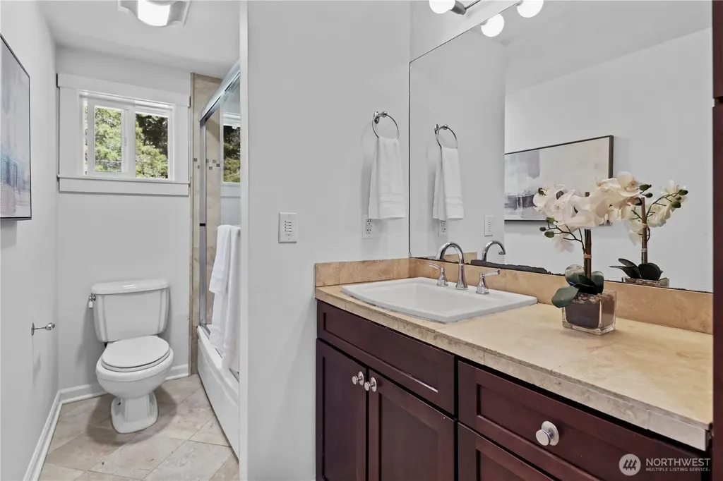 14556 75th Avenue NE Kenmore WA 98028