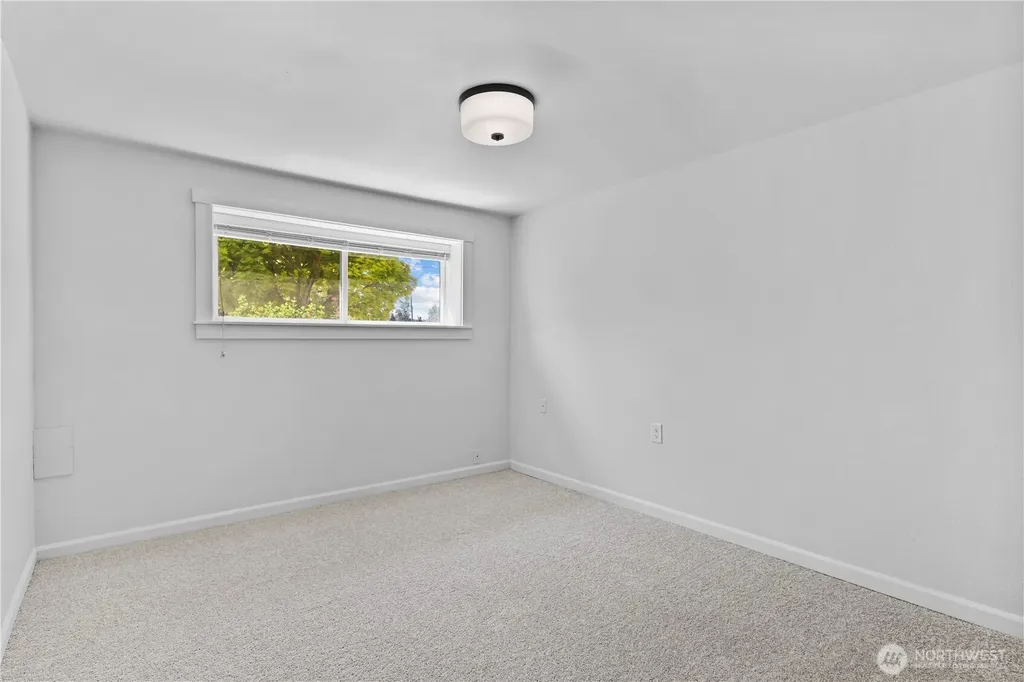 14556 75th Avenue NE Kenmore WA 98028