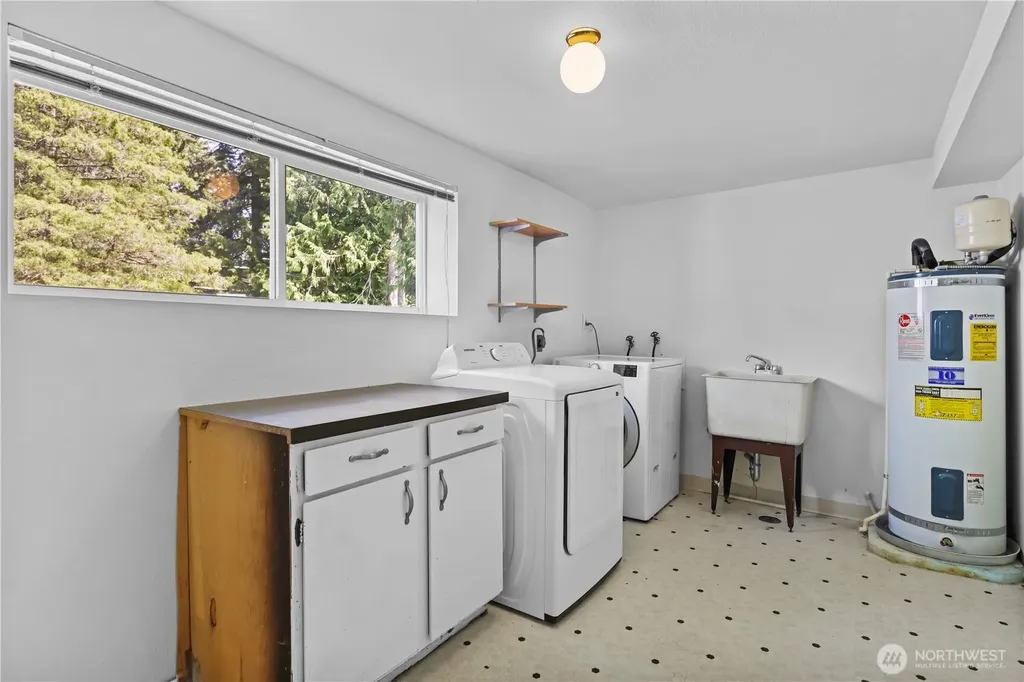 14556 75th Avenue NE Kenmore WA 98028