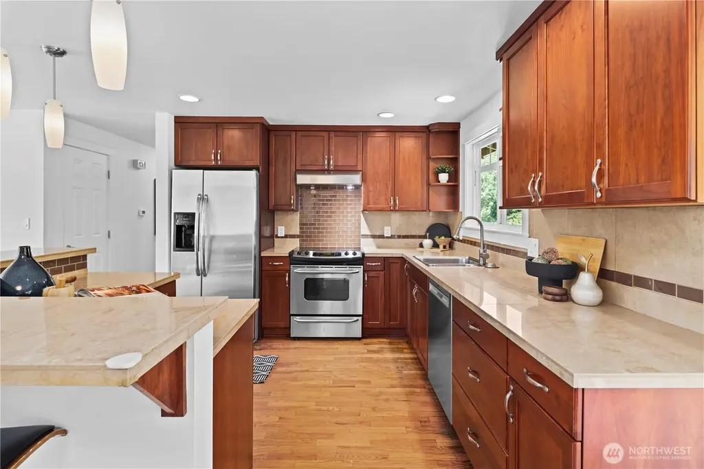 14556 75th Avenue NE Kenmore WA 98028