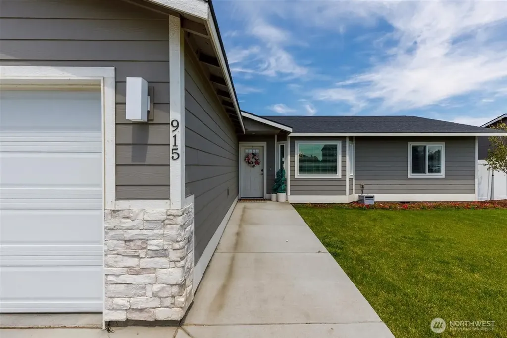 915 E Mt. Adams Street Othello WA 99344