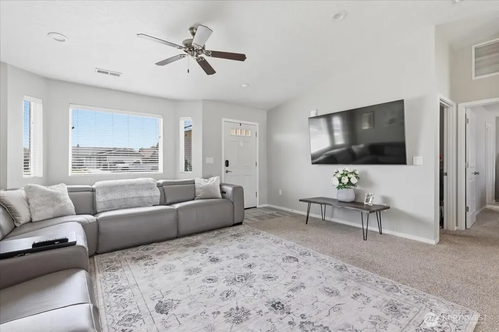 915 E Mt. Adams Street Othello WA 99344