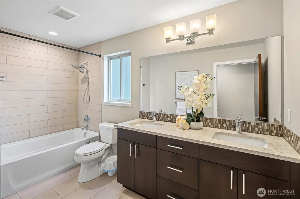 5957 17th Avenue SW Seattle WA 98106