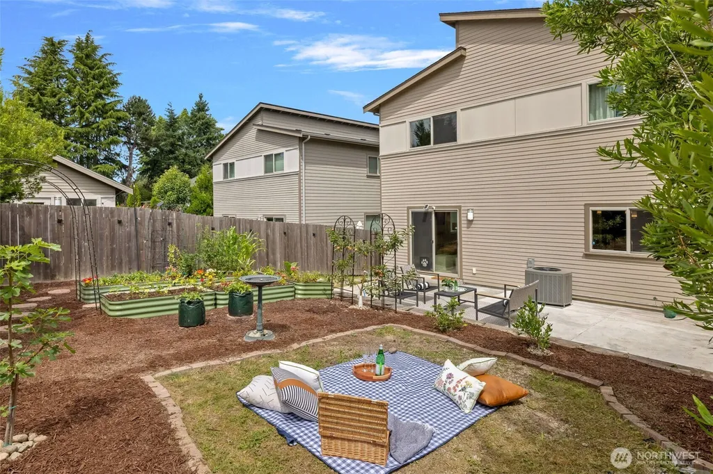 5957 17th Avenue SW Seattle WA 98106
