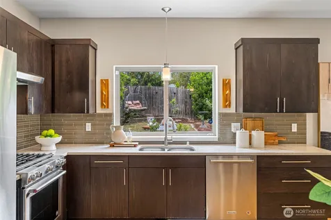 5957 17th Avenue SW Seattle WA 98106