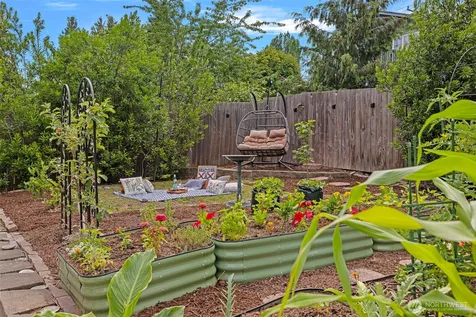 5957 17th Avenue SW Seattle WA 98106