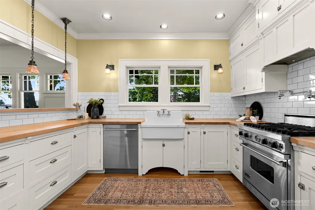 2816 Cornwall Avenue Bellingham WA 98225