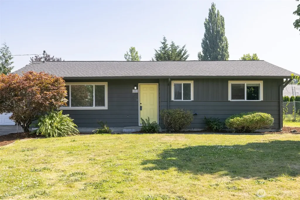303 Garfield Street Sumas WA 98295