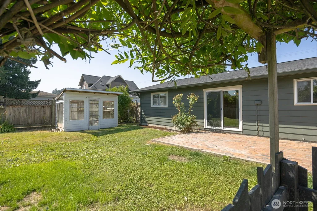 303 Garfield Street Sumas WA 98295