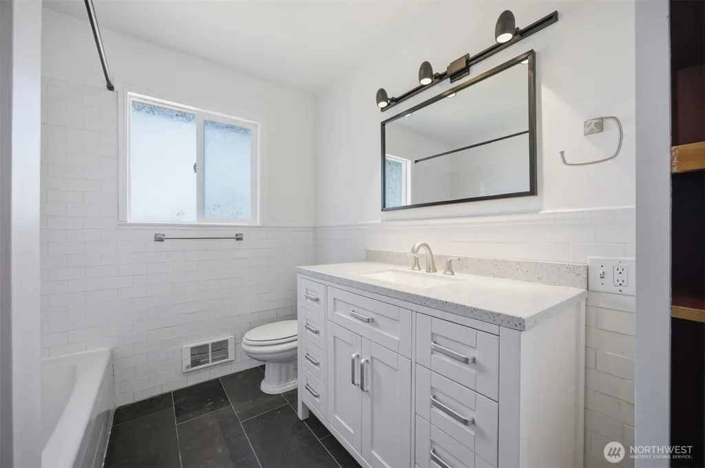 303 Garfield Street Sumas WA 98295