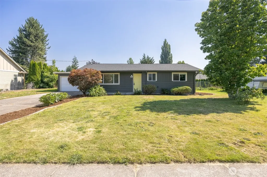 303 Garfield Street Sumas WA 98295