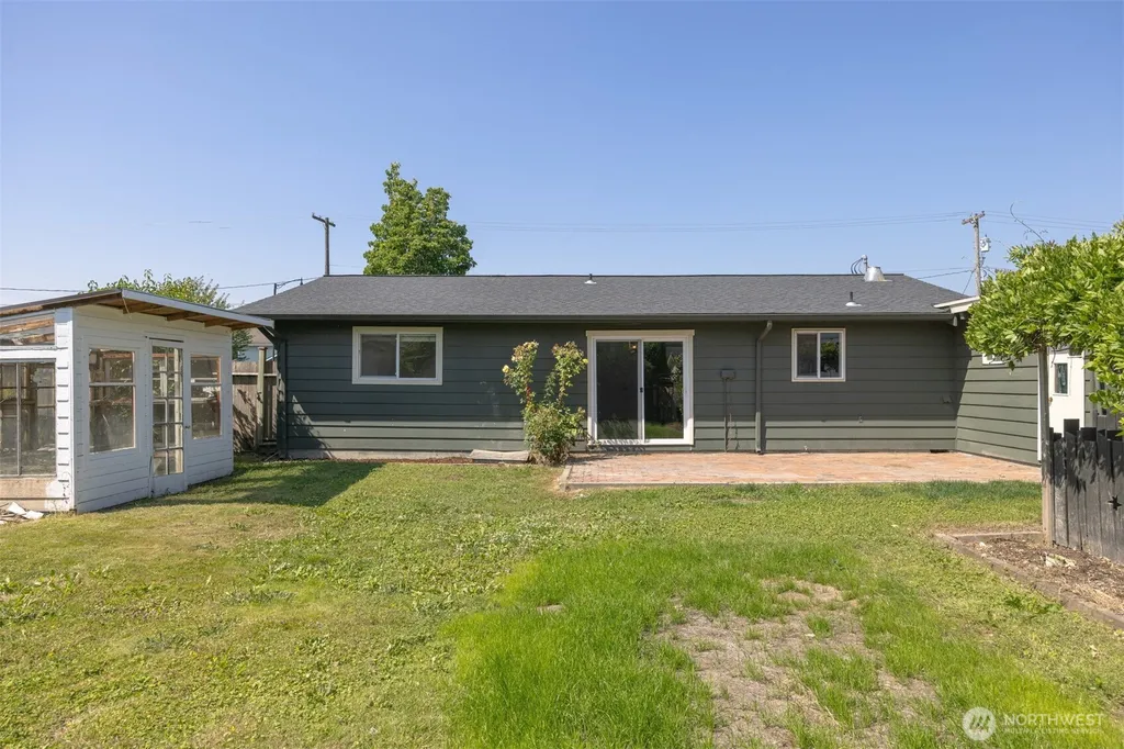 303 Garfield Street Sumas WA 98295