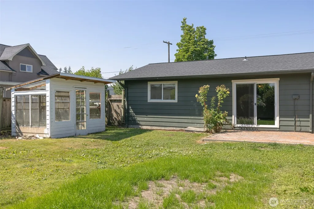 303 Garfield Street Sumas WA 98295