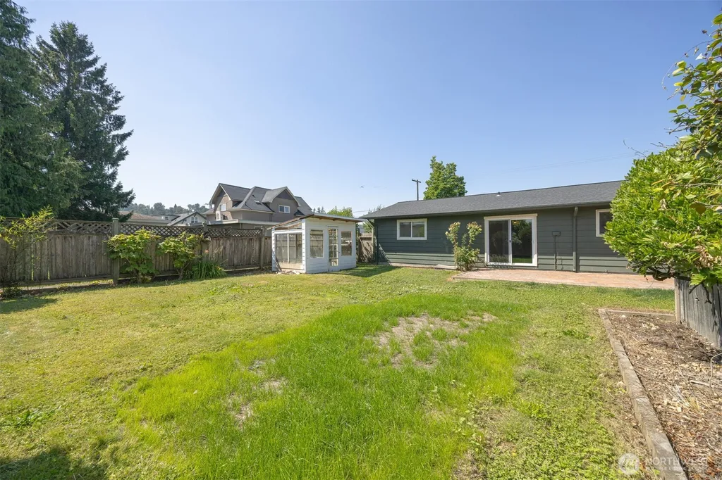 303 Garfield Street Sumas WA 98295