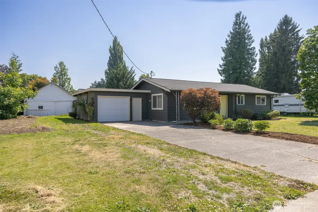 303 Garfield Street Sumas WA 98295