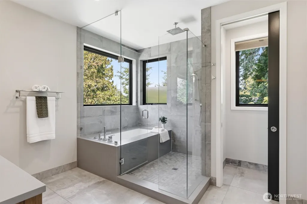 9909 111th Avenue NE Kirkland WA 98033