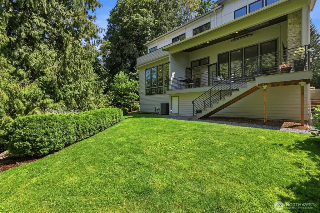 9909 111th Avenue NE Kirkland WA 98033