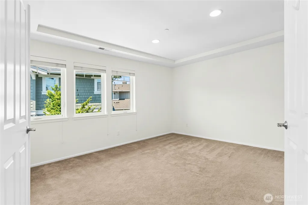 1885 11th Lane NE Issaquah WA 98029