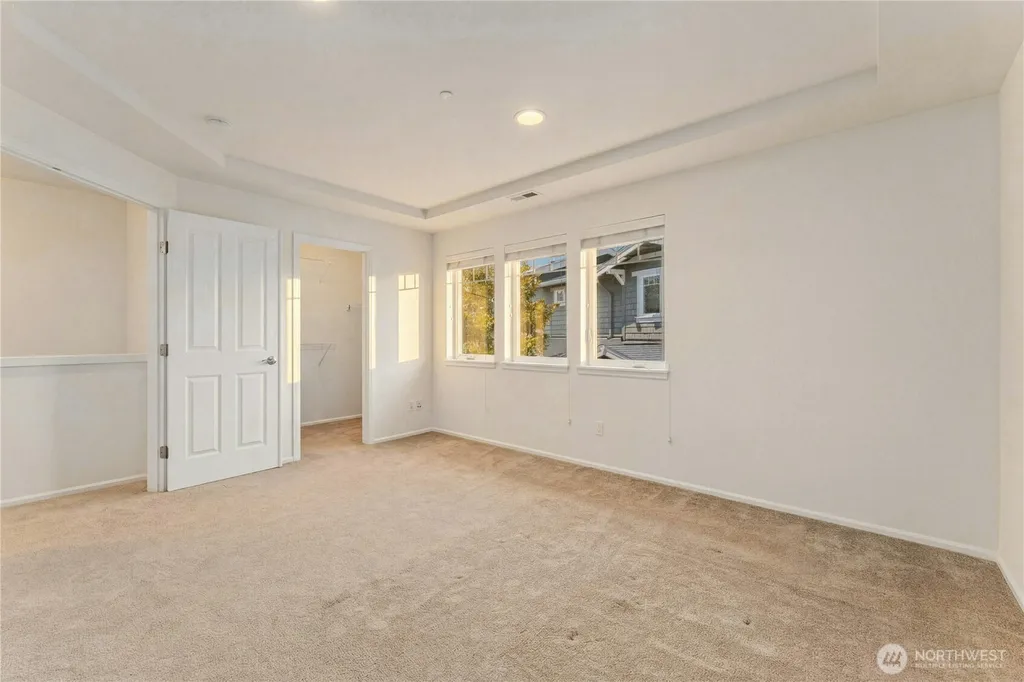 1885 11th Lane NE Issaquah WA 98029