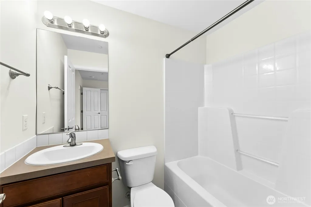 1885 11th Lane NE Issaquah WA 98029