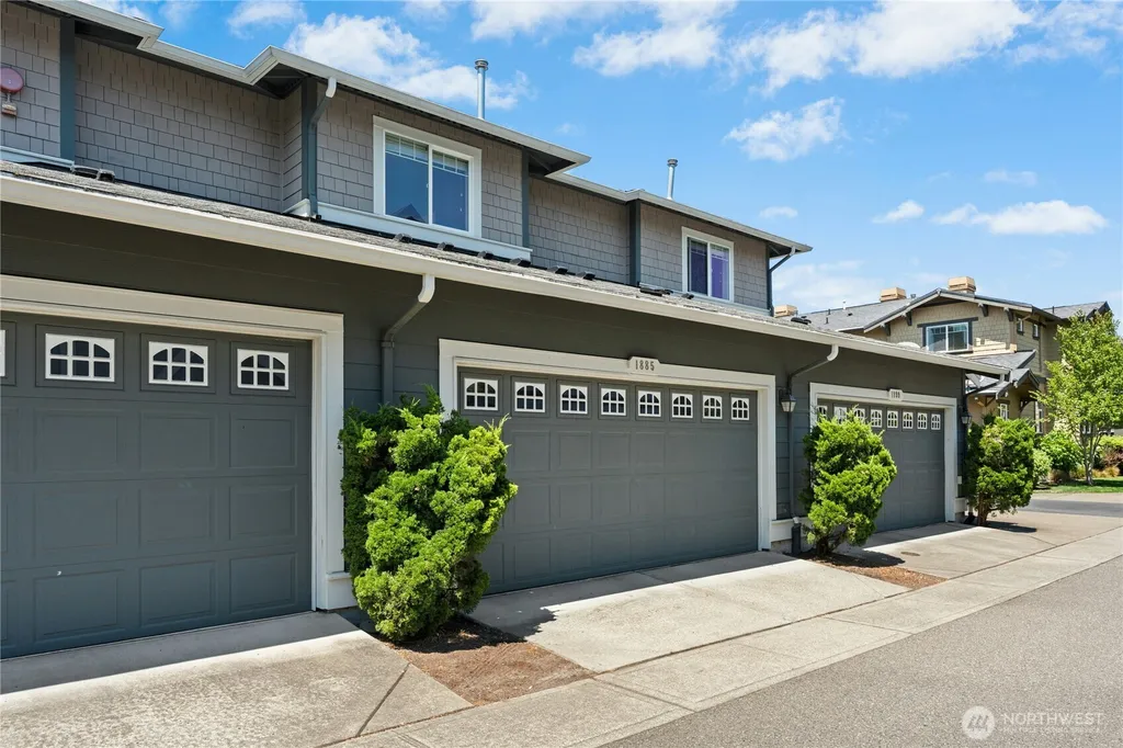 1885 11th Lane NE Issaquah WA 98029