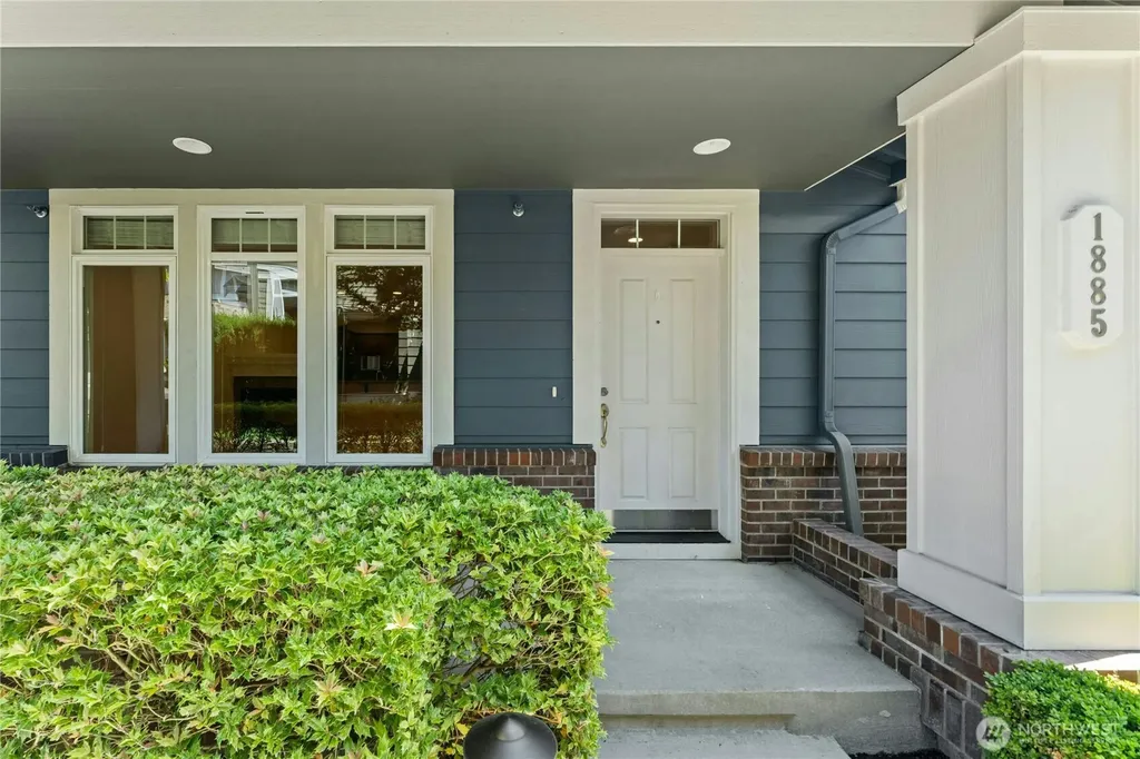 1885 11th Lane NE Issaquah WA 98029