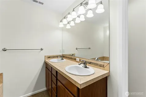 1885 11th Lane NE Issaquah WA 98029