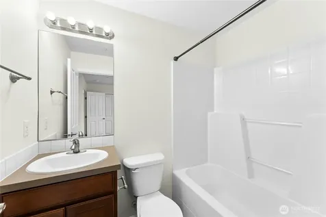 1885 11th Lane NE Issaquah WA 98029