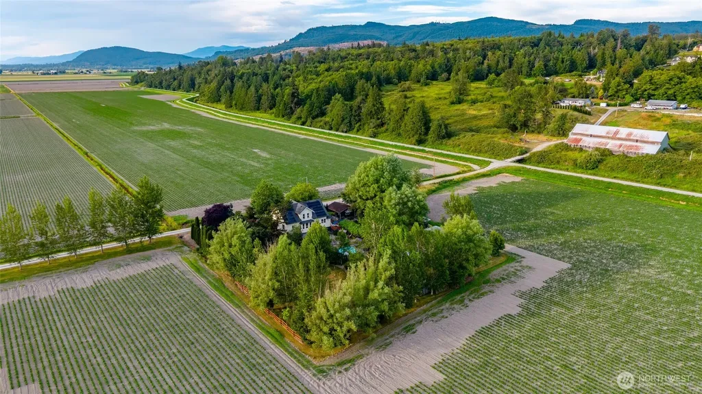 21895 Cedardale Road Mount Vernon WA 98274