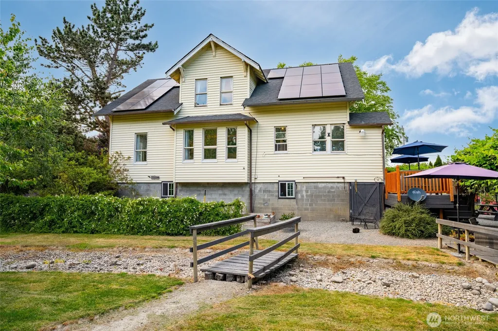 21895 Cedardale Road Mount Vernon WA 98274