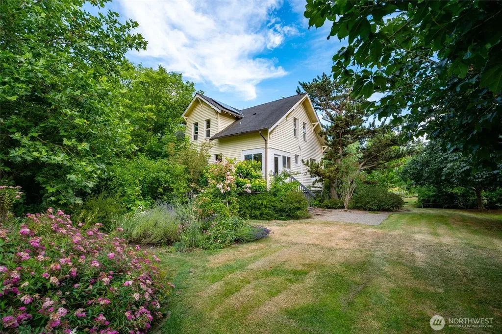 21895 Cedardale Road Mount Vernon WA 98274