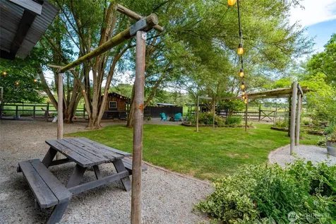 21895 Cedardale Road Mount Vernon WA 98274