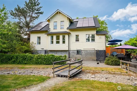 21895 Cedardale Road Mount Vernon WA 98274