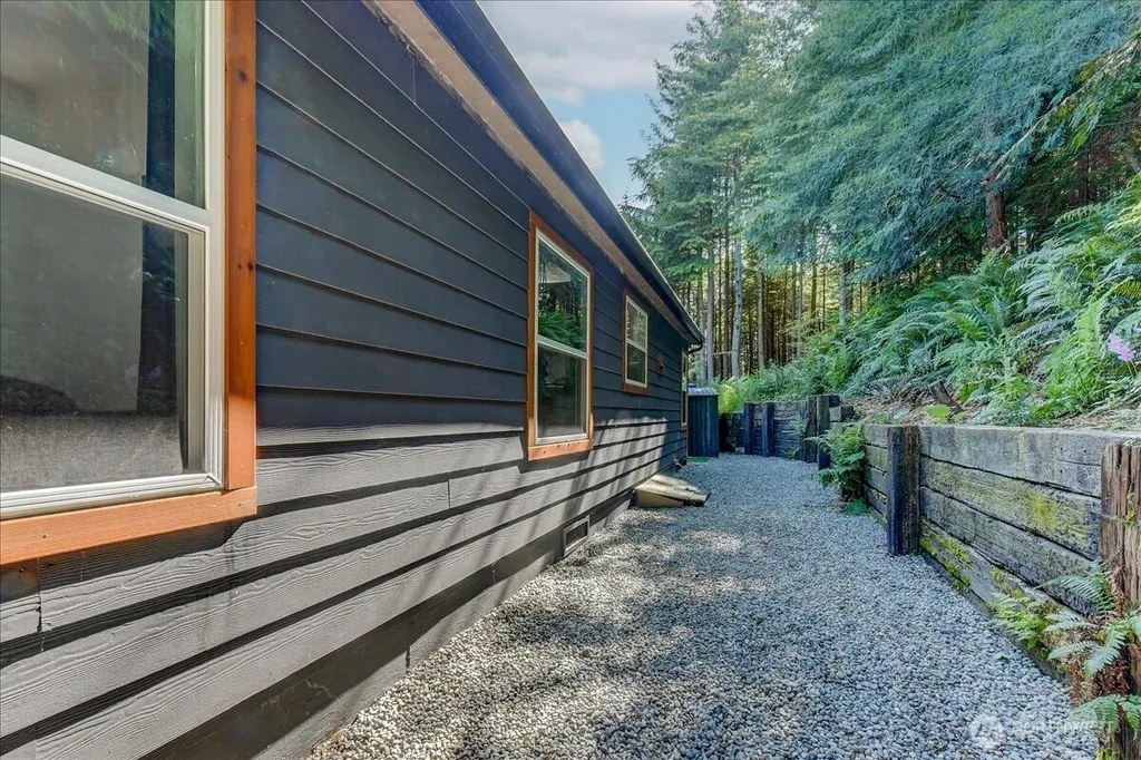 34175 SE 327th Place Ravensdale WA 98051