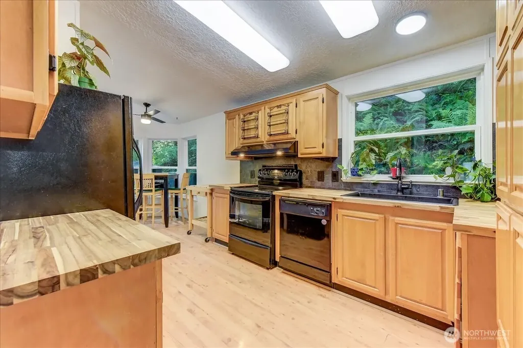 34175 SE 327th Place Ravensdale WA 98051