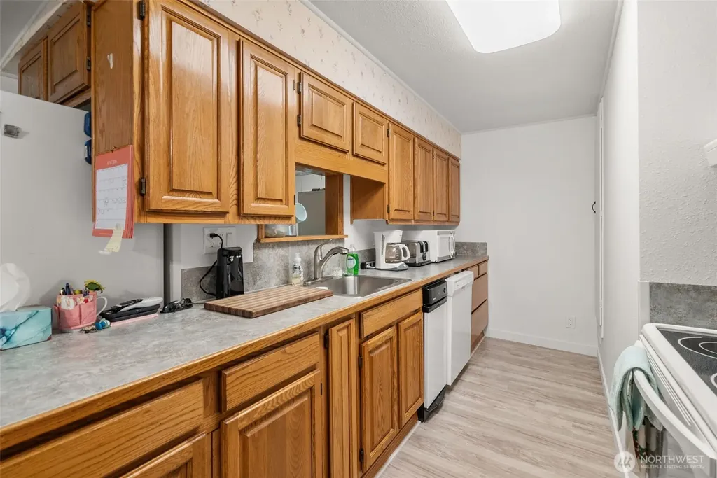 11833 SE 272nd Place Kent WA 98030