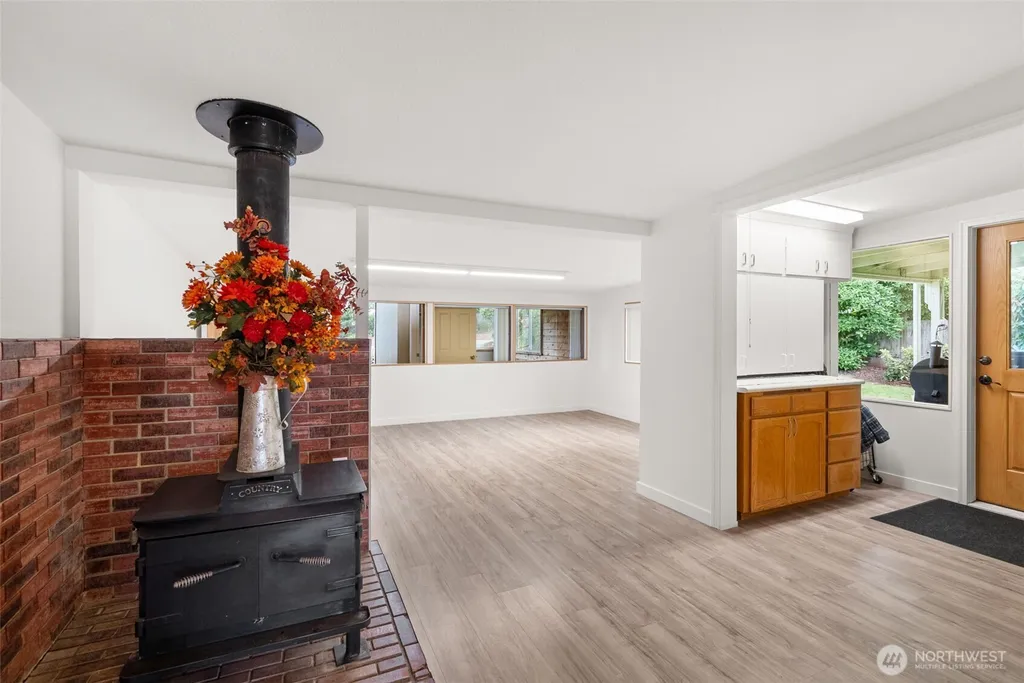 11833 SE 272nd Place Kent WA 98030