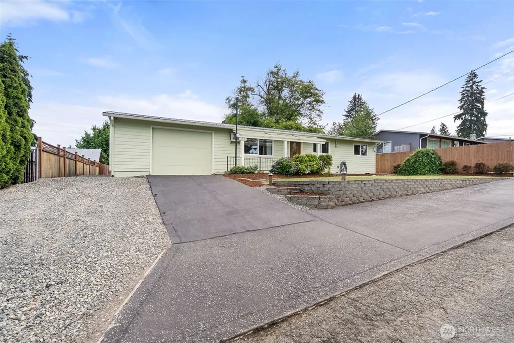 11833 SE 272nd Place Kent WA 98030