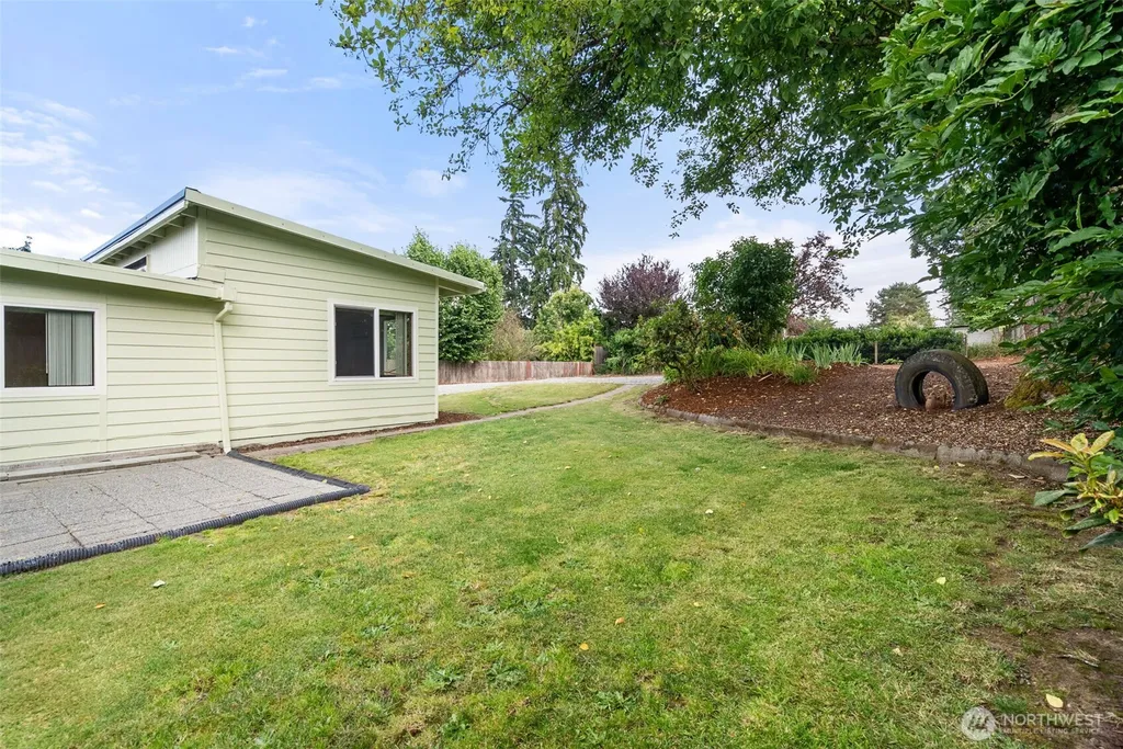11833 SE 272nd Place Kent WA 98030
