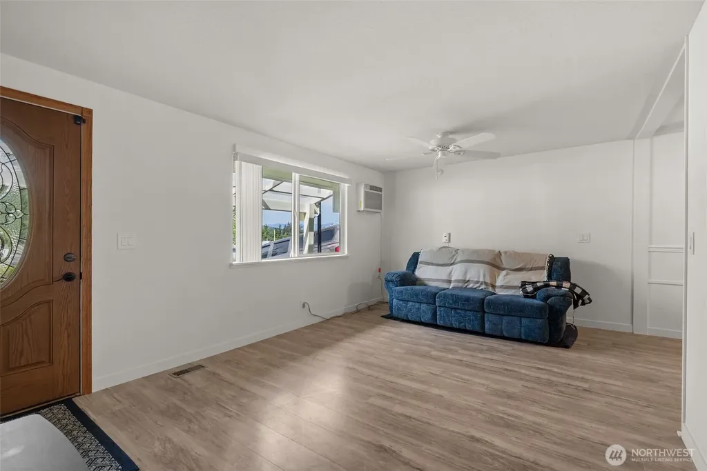11833 SE 272nd Place Kent WA 98030