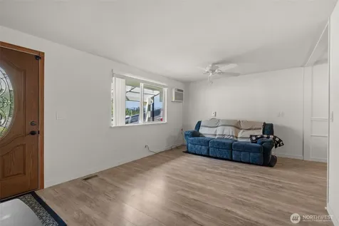 11833 SE 272nd Place Kent WA 98030