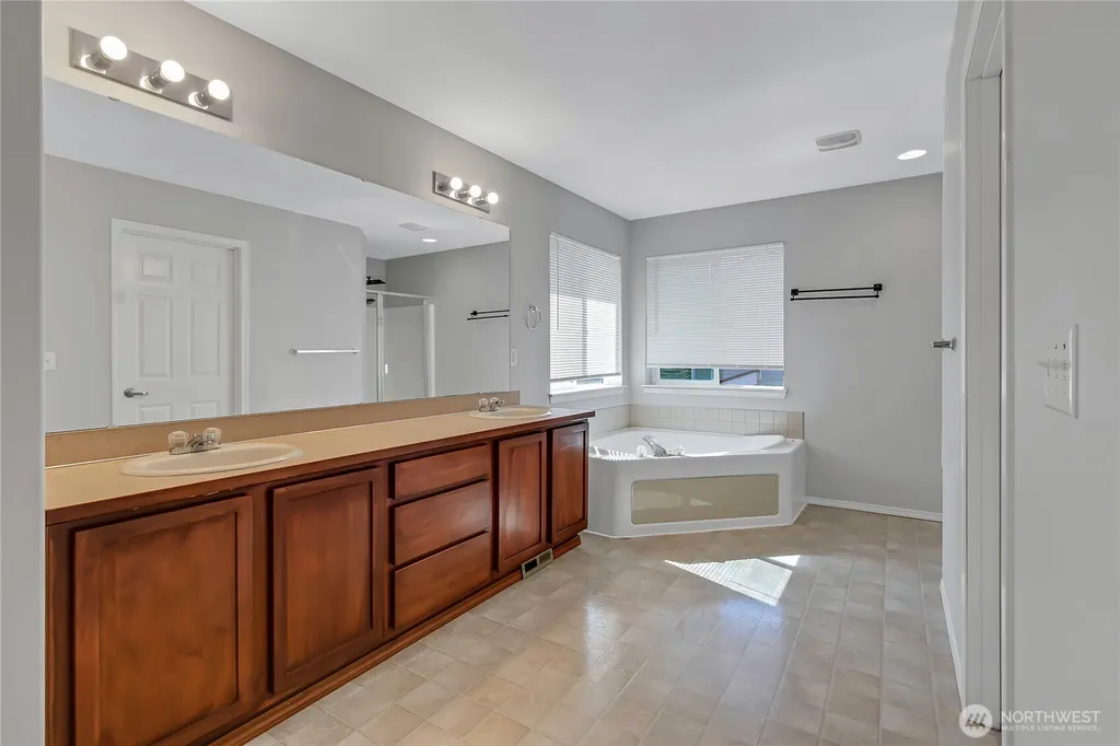1401 Riddell Avenue NE Orting WA 98360